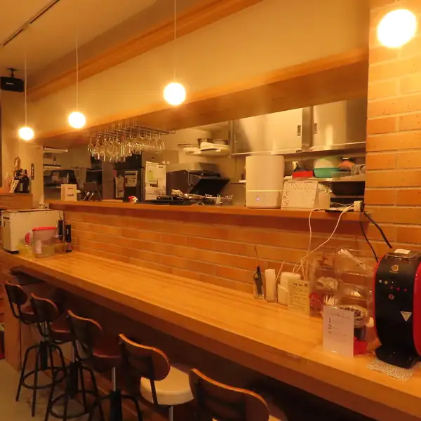 Meat & Bar ISSEIでこだわりのお肉を味わう贅沢なカレー
